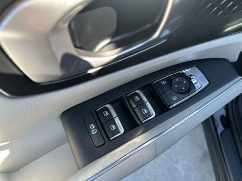 Used 2023 Kia Sorento S image 15