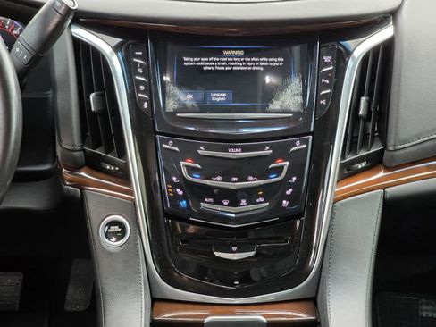 Used 2019 Cadillac Escalade 2WD image 23