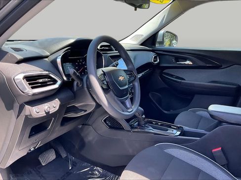 Used 2023 Chevrolet TrailBlazer LT FWD image 15