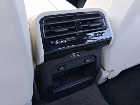 Used 2026 BMW 530i w/ Premium Package image 29