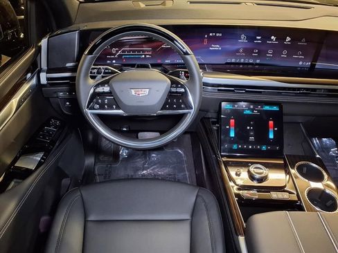 New 2026 Cadillac Escalade 4WD image 11