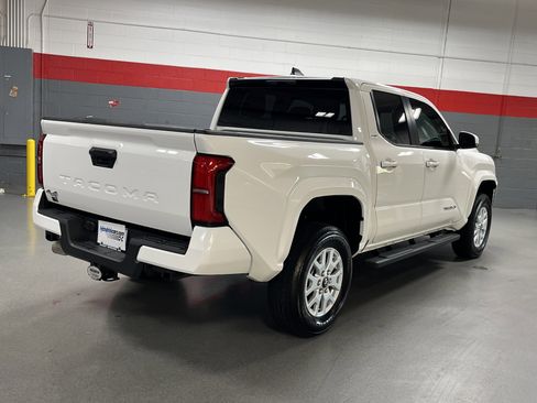 Certified 2024 Toyota Tacoma SR5 image 10