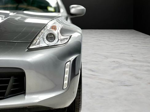 Used 2017 Nissan 370Z Touring image 9