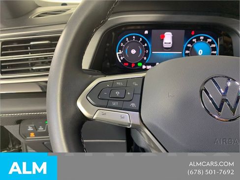 Used 2025 Volkswagen Atlas Cross Sport SE FWD image 24