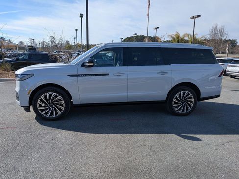 Certified 2025 Lincoln Navigator L Black Label image 7