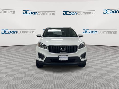 Used 2018 Kia Sorento FWD image 3