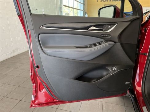 Used 2024 Buick Enclave Premium image 8