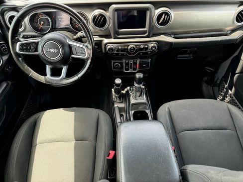 Used 2020 Jeep Wrangler Unlimited Sahara AWD/4WD image 22