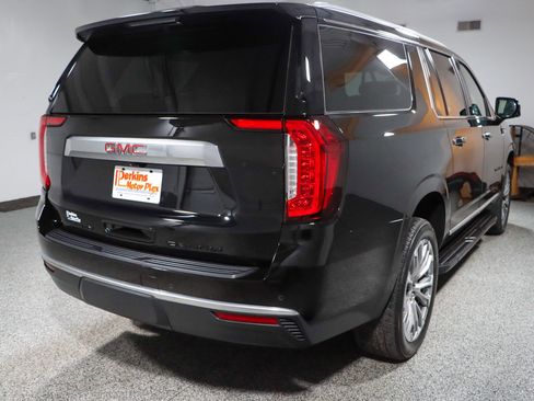 Used 2023 GMC Yukon XL Denali AWD/4WD image 7