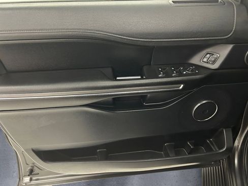 Used 2021 Ford Expedition XLT image 12