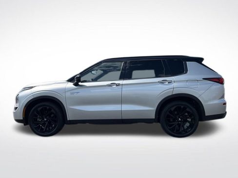 Used 2025 Mitsubishi Outlander 4WD Plug-In Hybrid image 16