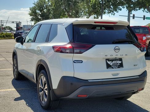 Used 2023 Nissan Rogue SV FWD image 3