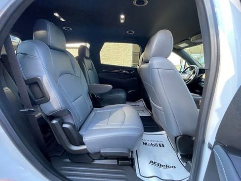 Used 2022 Buick Enclave Premium w/ LPO, Touring Package image 27