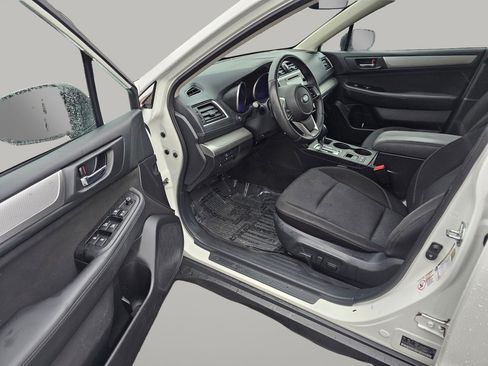 Used 2018 Subaru Outback 2.5i Premium AWD/4WD image 21