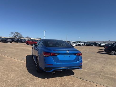 Used 2025 Nissan Sentra SR image 16