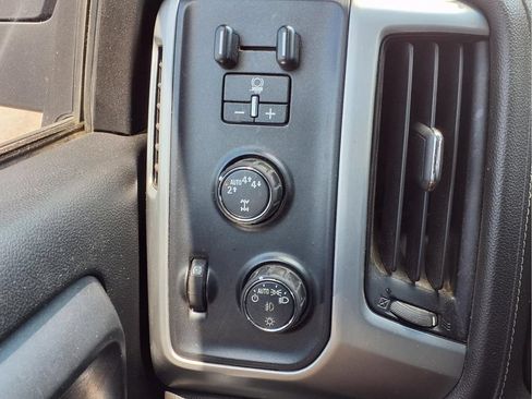 Used 2017 GMC Sierra 1500 SLE w/ SLE Value Package AWD/4WD image 18