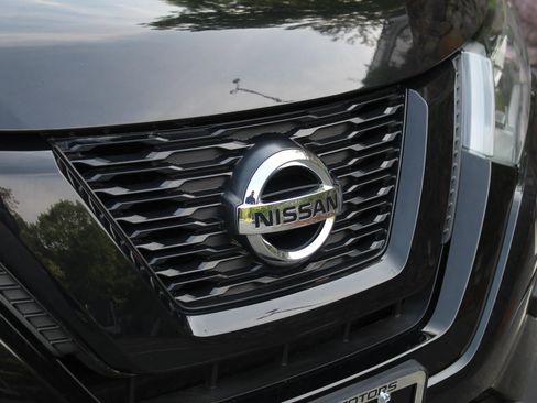 Used 2017 Nissan Rogue SV AWD/4WD image 42