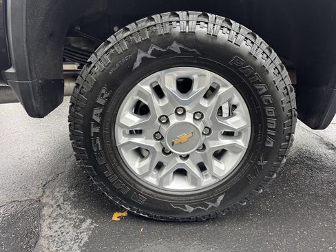 Used 2021 Chevrolet Silverado 3500 LTZ w/ LTZ Convenience Package image 15