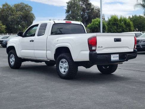 Used 2022 Toyota Tacoma SR AWD/4WD image 3
