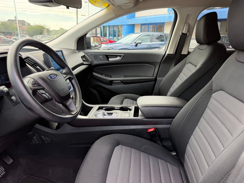 Used 2023 Ford Edge SE AWD/4WD image 6