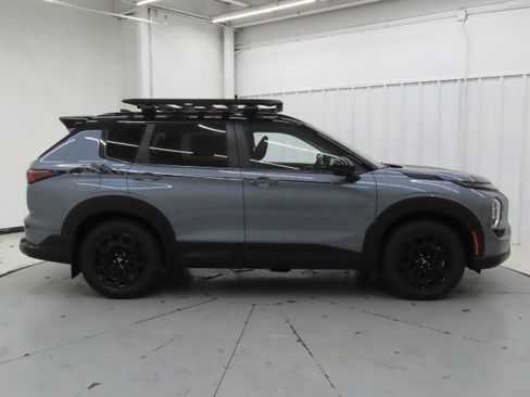 New 2026 Mitsubishi Outlander Trail Edition image 2