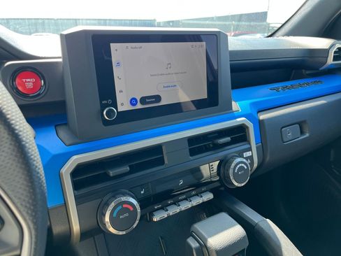 Used 2025 Toyota Tacoma TRD Off-Road image 20