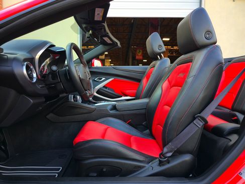 Used 2016 Chevrolet Camaro SS image 18