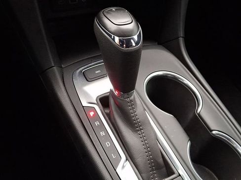 Used 2020 Chevrolet Equinox LT image 16