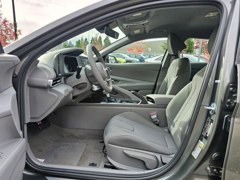 New 2026 Hyundai Elantra SE image 16