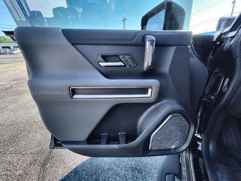 New 2025 GMC Hummer EV 3X w/ LPO, Sport Package image 30