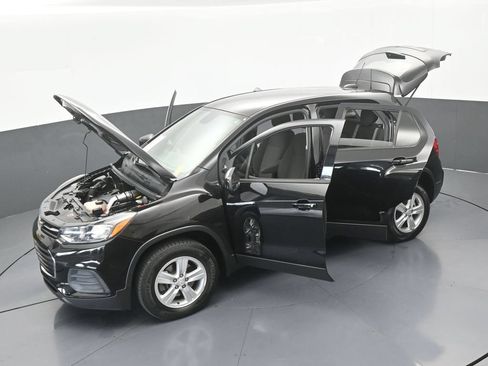 Used 2022 Chevrolet Trax LS AWD/4WD image 57