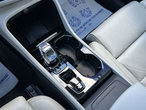 Certified 2023 Volvo XC40 B5 Plus w/ Climate Package image 22