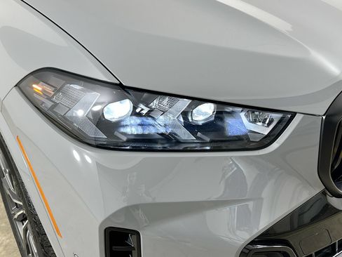 Used 2024 BMW X5 M60i AWD/4WD image 9