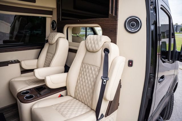 Used 2023 Mercedes-Benz Sprinter 3500 image 16