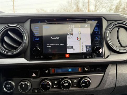 Used 2016 Toyota Tacoma TRD Sport image 13