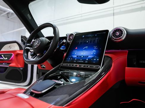 Used 2022 Mercedes-Benz SL 55 AMG 4MATIC w/ Driver Assistance Package image 70