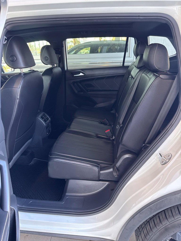 Certified 2024 Volkswagen Tiguan SE R-Line FWD image 10