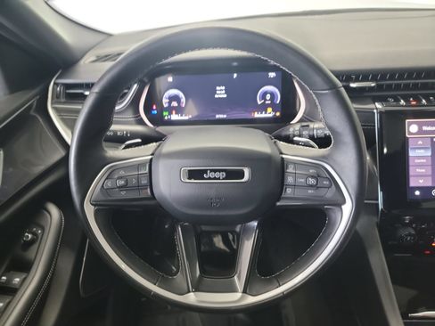 Used 2022 Jeep Grand Cherokee Altitude AWD/4WD image 17