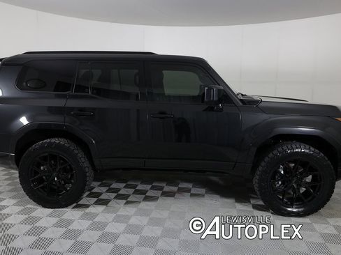 Used 2025 Lexus GX 550 w/ Accessory Package (Z1) image 4