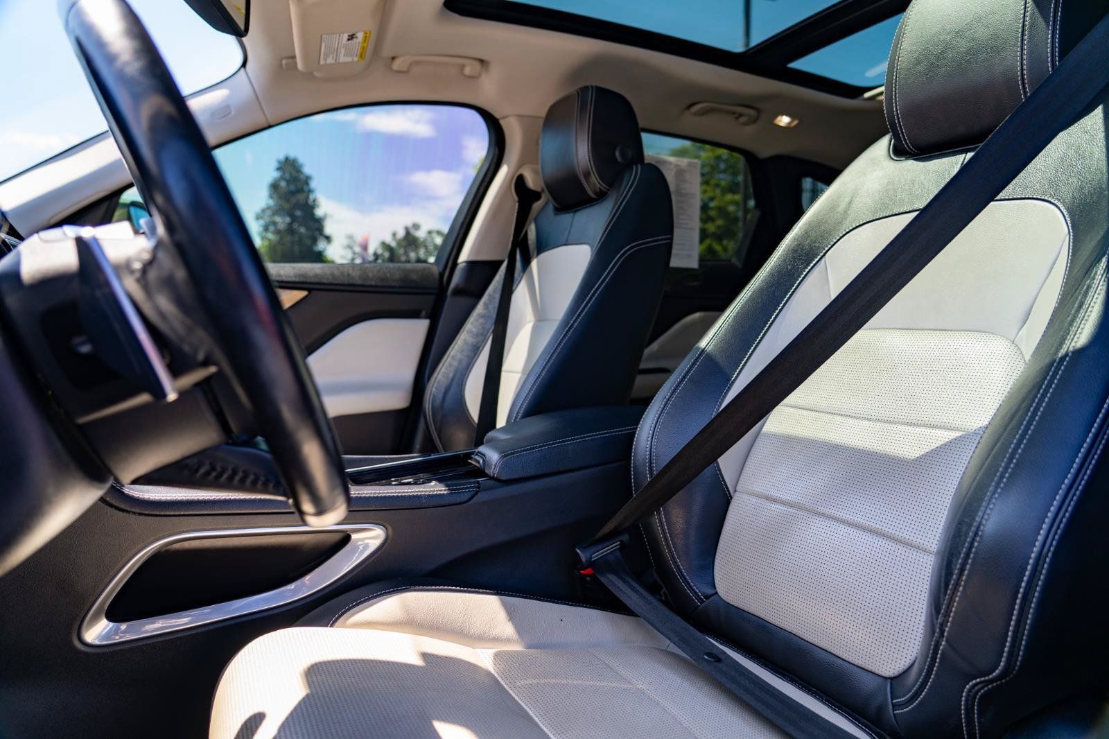 Used 2018 Jaguar F-PACE R-Sport AWD/4WD image 16