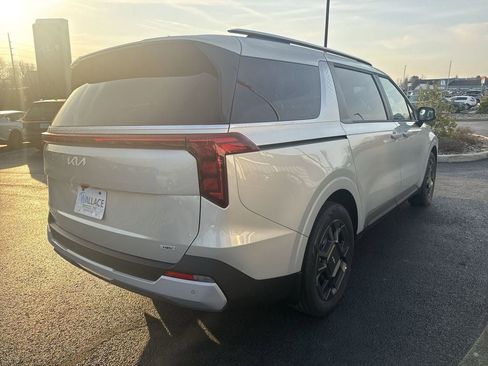 New 2026 Kia Carnival EX image 4