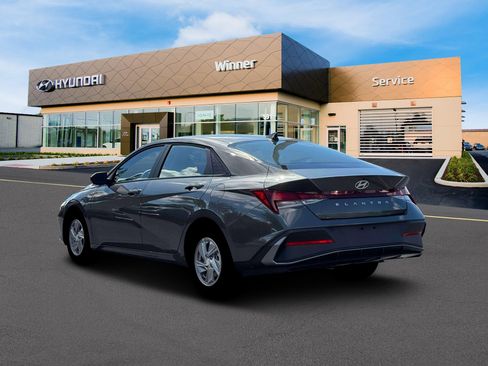 New 2026 Hyundai Elantra SE image 5