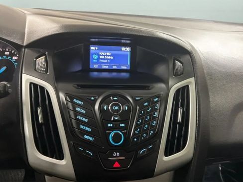 Used 2014 Ford Focus SE w/ SE Winter Package FWD image 13