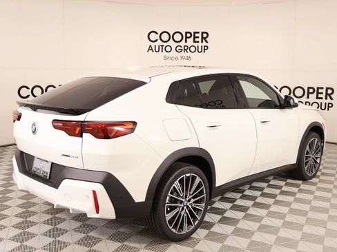 New 2026 BMW X2 xDrive28i w/ Technology Package AWD/4WD image 21