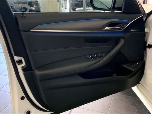 Used 2023 BMW 530e w/ M Sport Package RWD image 10