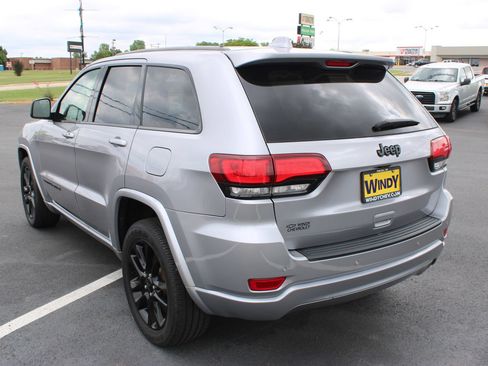 Used 2020 Jeep Grand Cherokee Altitude AWD/4WD image 6