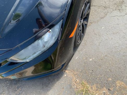 Used 2019 Honda Civic Sport image 2