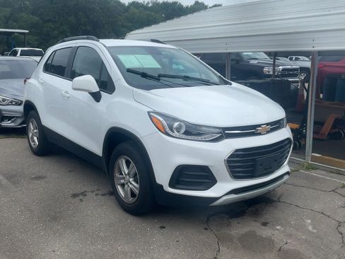 Used 2022 Chevrolet Trax LT w/ LT Convenience Package AWD/4WD image 8