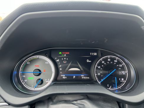 Certified 2024 Toyota Venza XLE image 31