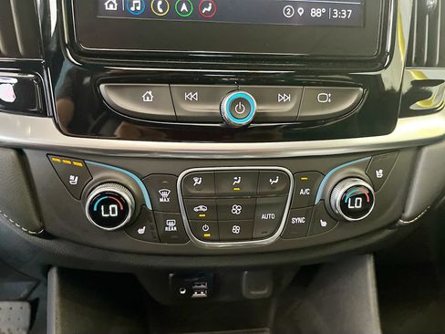Used 2022 Chevrolet Traverse Premier AWD/4WD image 15